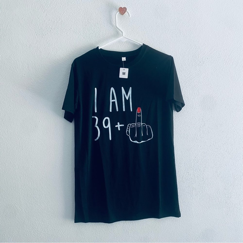 NWT 40 black graphic tee
